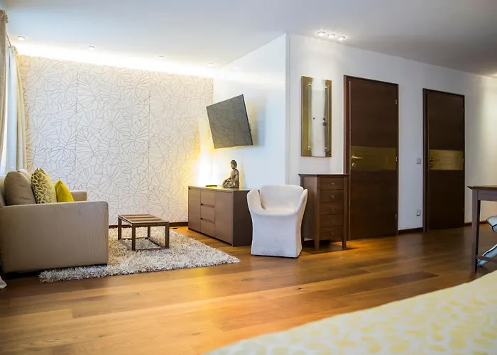 Iris Porsche Hotel & Restaurant