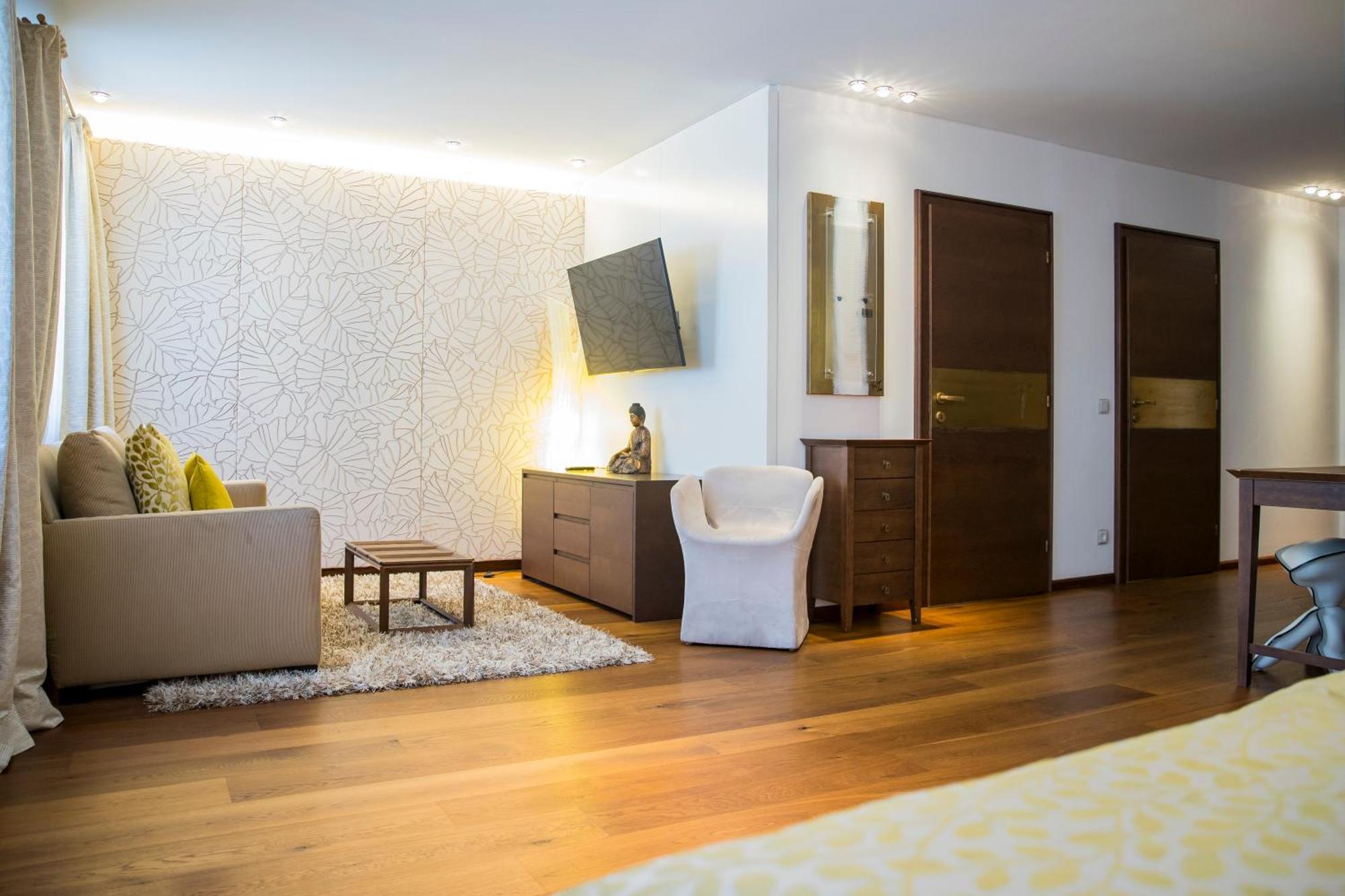 Hotel Iris Porsche & Restaurant 4*