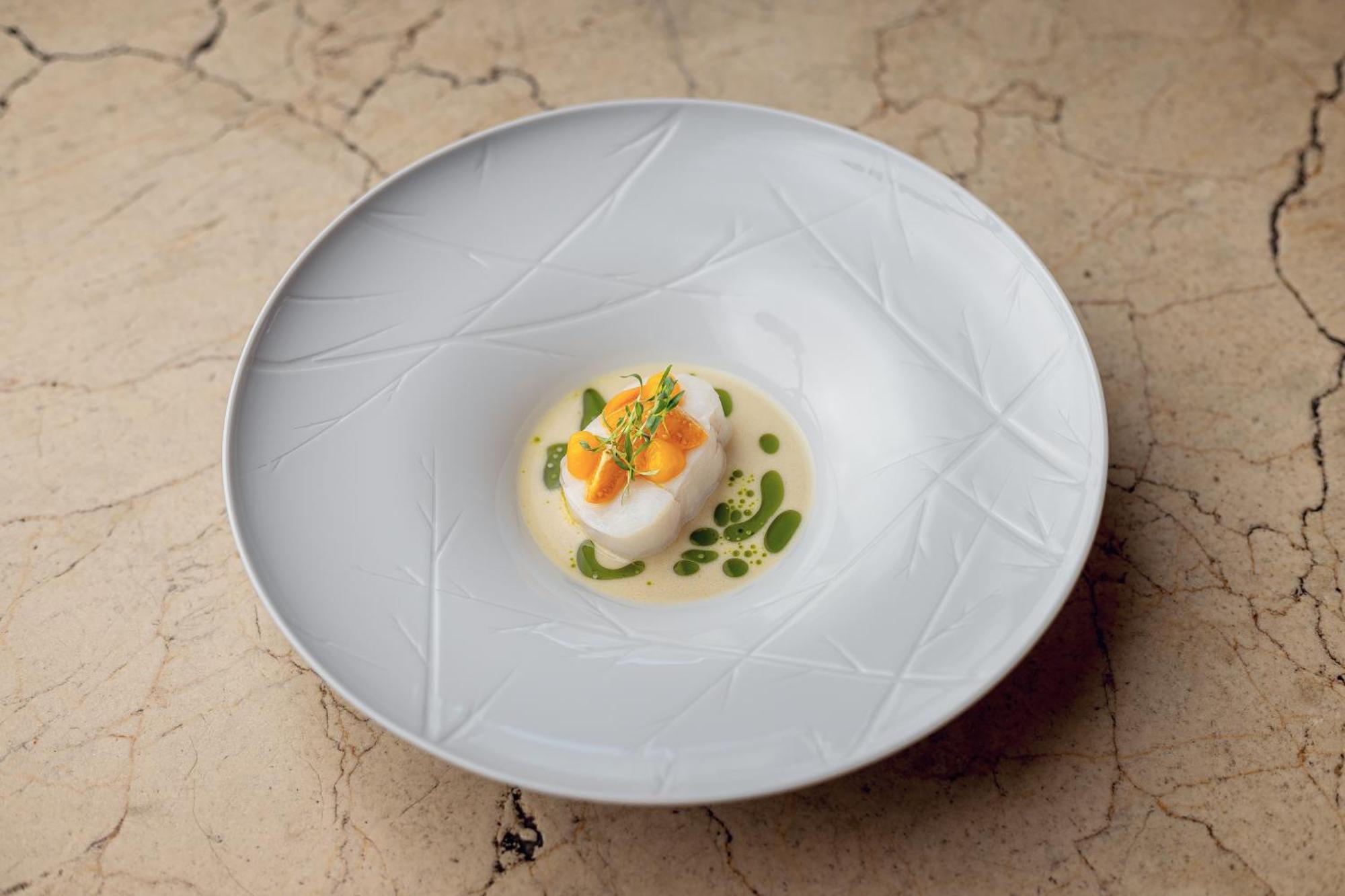 Iris Porsche & Restaurant Hotel 4*