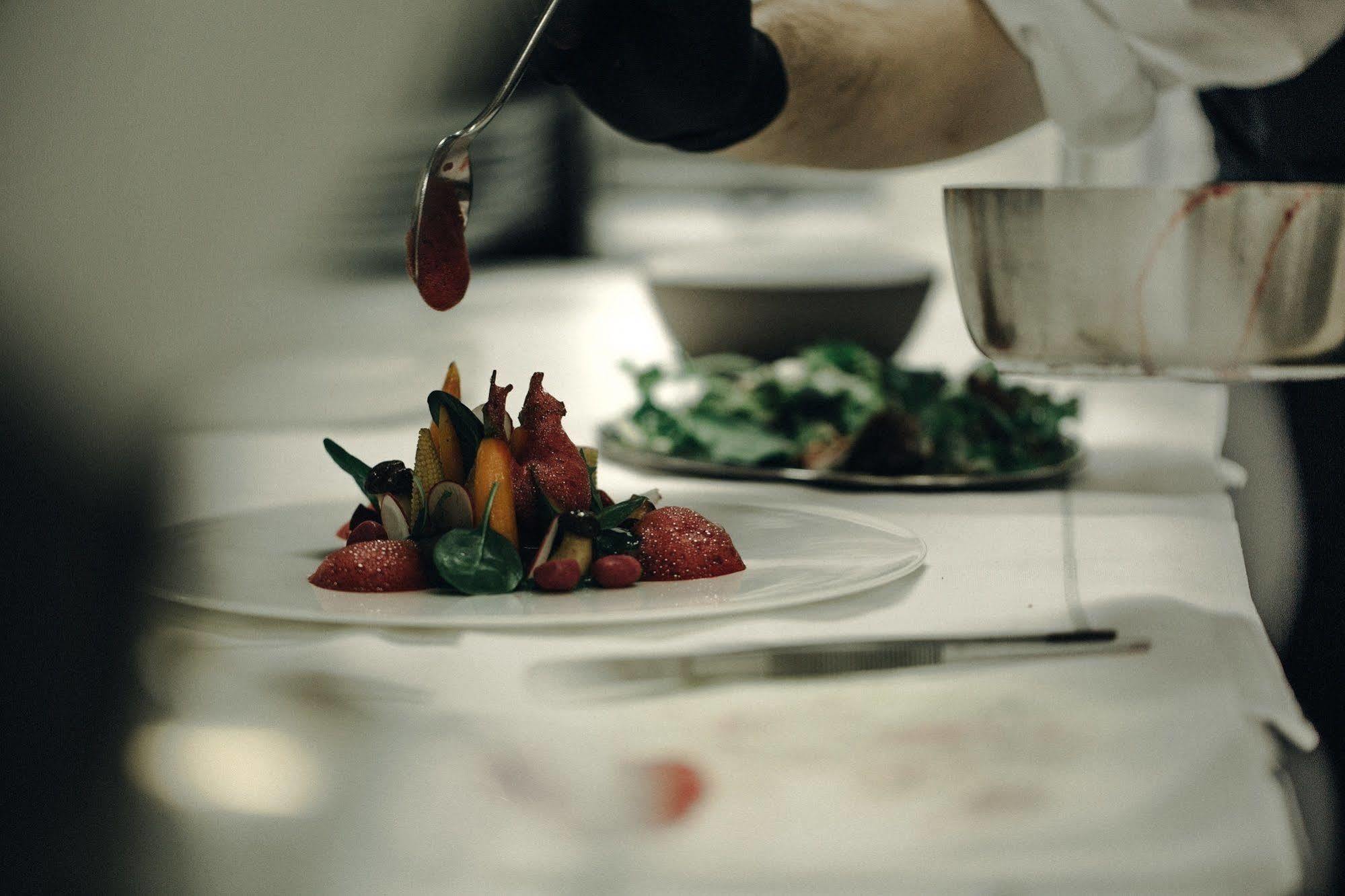 Hotel Iris Porsche & Restaurant 4*