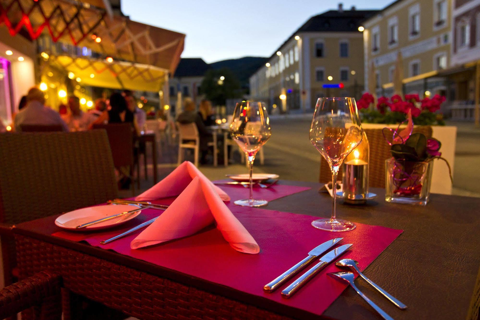 Iris Porsche & Restaurant Hotel