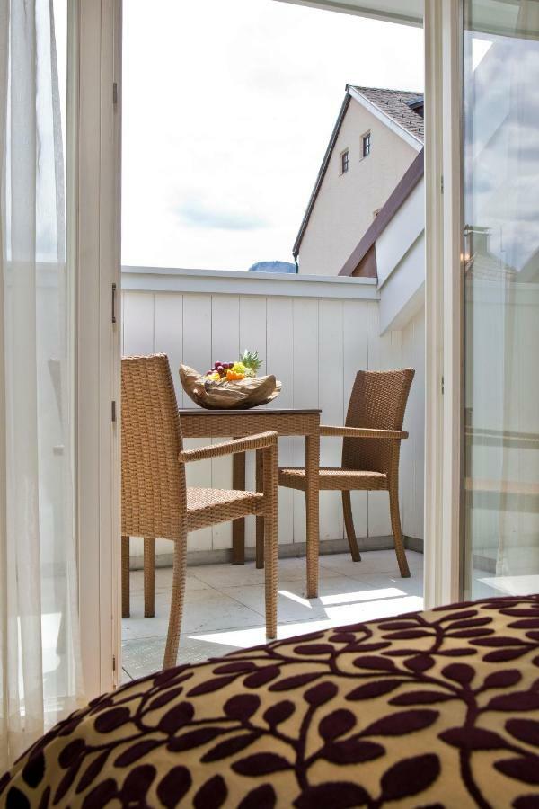 Hotel Iris Porsche & Restaurant 4*
